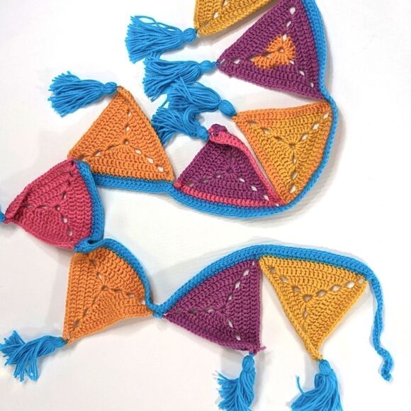 Hand Knitted Garland - Picture 2 of 5